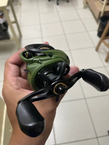 Carretilha avenger 11000