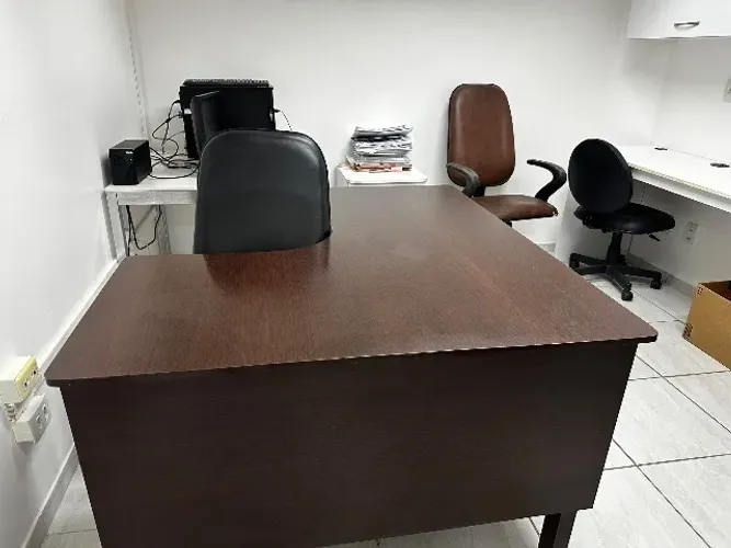 Mesa de trabalho - escritório 