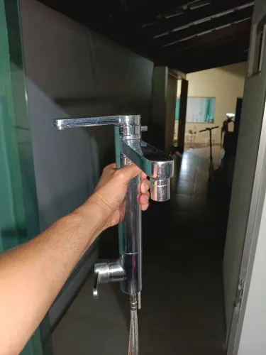 Vendo torneira Deca Twin modelo1140c com filtro de mesa