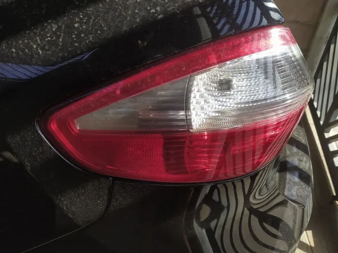 Lanterna traseira do new fiesta