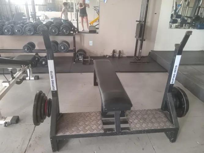 Aparelhos musculação 