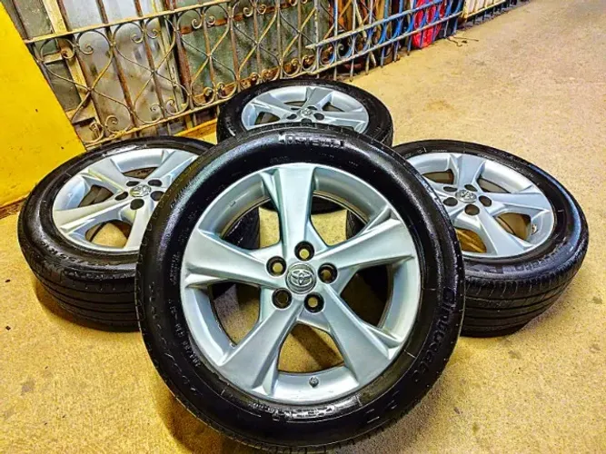 Rodas aro 16" Toyota Corolla + Pneus 205/55 R16" Pirelli P7- Aceito Cartão