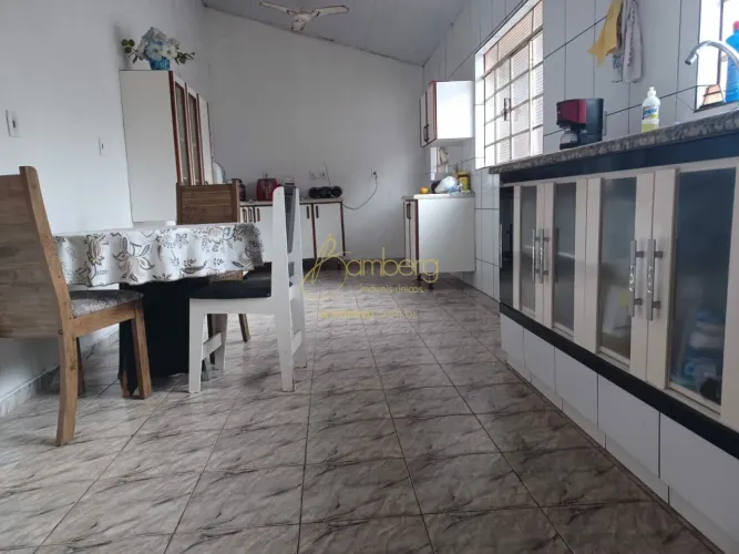 Casa Terrea, 370m, 3 quartos, 1 suíte, 3 vgs, Cerqueira Cesar Interior SP