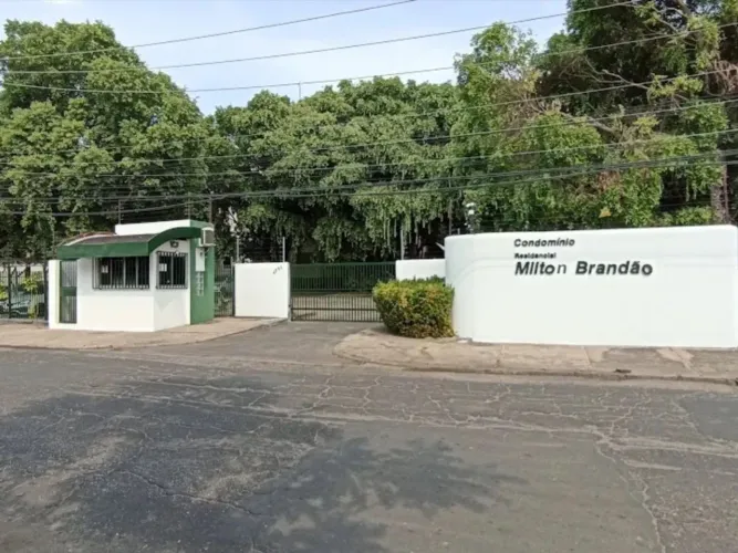VENDO APTO COND. MILTON BRANDÃO, SACI, 3 QTO, SENDO 1 SUITE, C/ MOBÍLIA (PORTEIRA FECHADA)