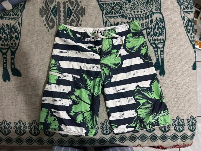 Shorts quicksilver tamanho M