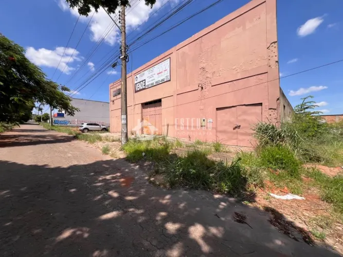Galpão com 850,00m² de área; terreno com 1.904,00m² - BR 153