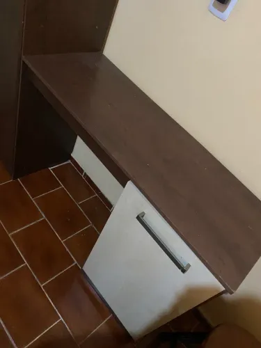 Vende-se sapateira/Escrivaninha