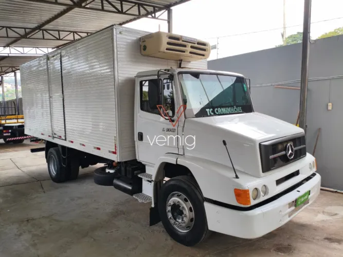 Caminhão Toco MB 1318 Baú Refrigerado Térmico Frigorífico
