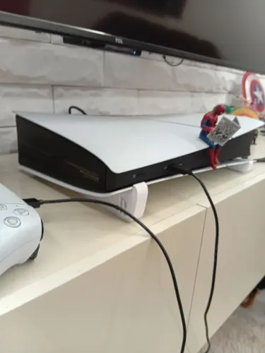 PS5 Slim digital, semi novo