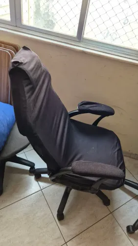 Cadeira com regulagem de altura