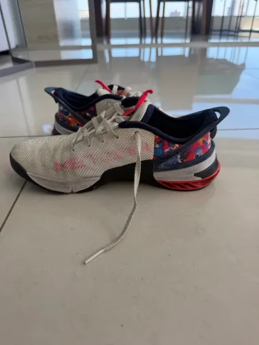 Tênis Nike Metcon 8 tamanho 37