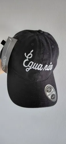 Boné novo bordado 