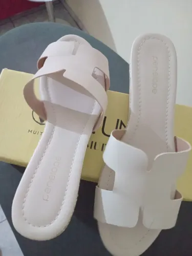 3 Sapatos e 2 Vestidos
