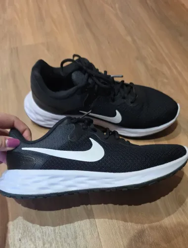 TENIS nike revolution 6