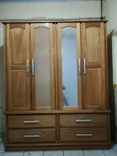 Guarda roupa, madeira de cerejeira