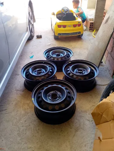 Rodas 15.4 furo
