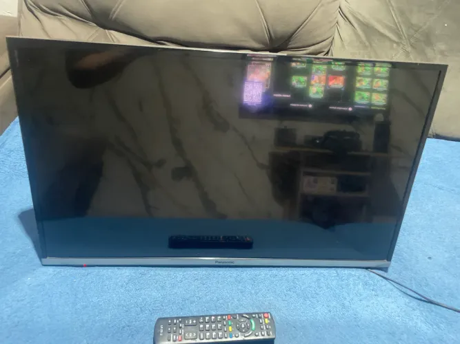 Tv 32 polegadas Panasonic smart mais só está abrindo YouTube