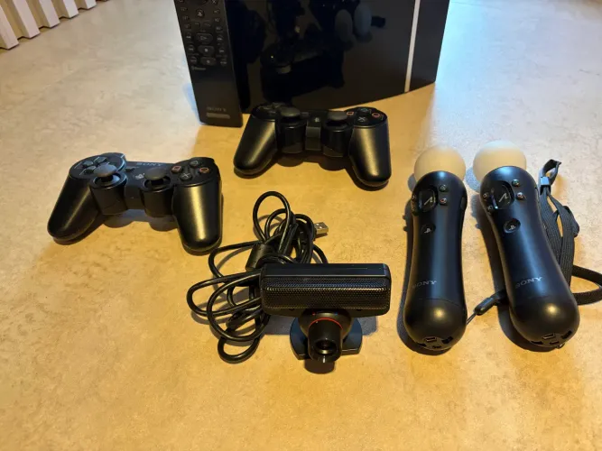 PlayStation 3 Completo com Kit Move + Jogos Inclusos - Tudo em Perfeito Funcionamento!