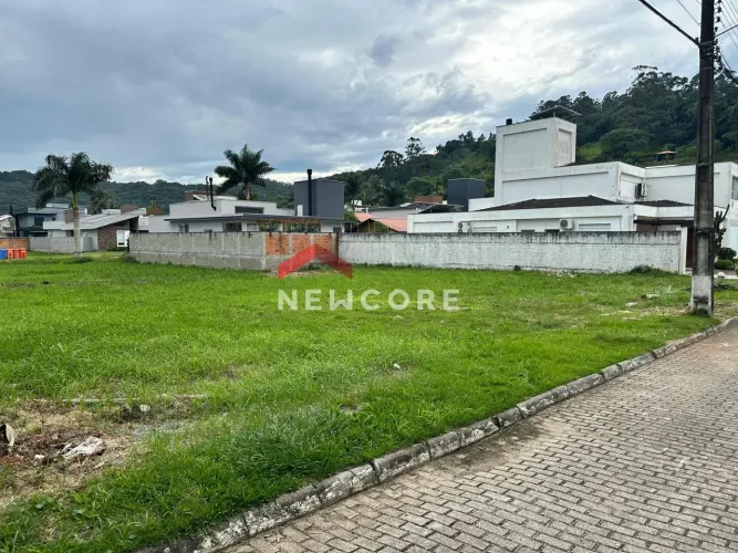 Lote em condomínio em Rua Leonel Pereira - Cachoeira do Bom Jesus - Florianópolis/SC