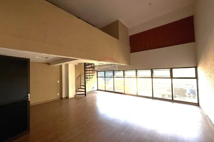 Sala Comercial Térrea à Venda no Edifício New York Centro de Bragança Paulista | Oportuni
