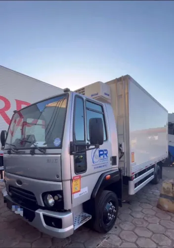 FORD CARGO 816 BAÚ FRIGORÍFICO 