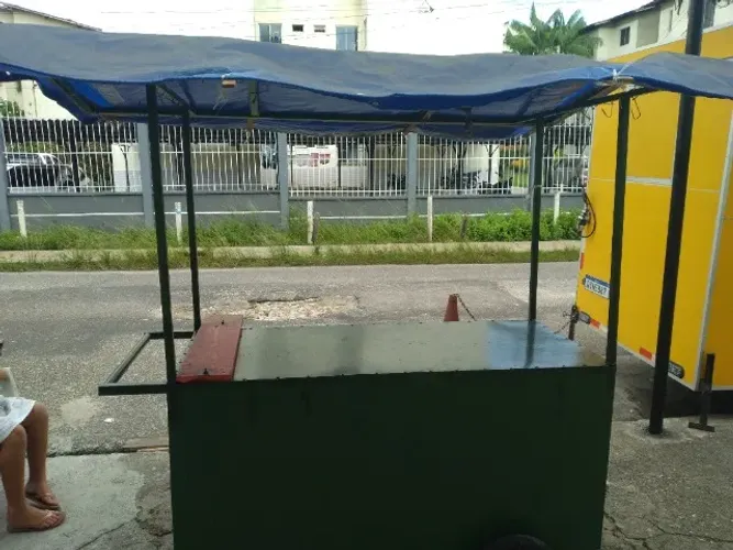 Carrinho móvel para vendas nas ruas.