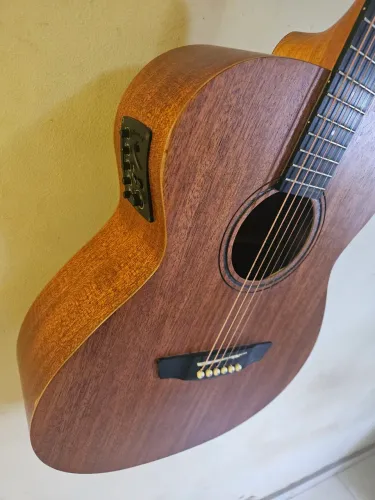 Violão strinberg