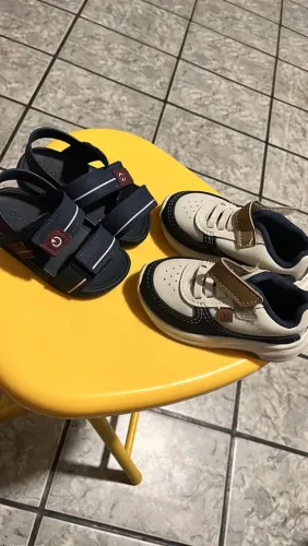 Tênis infantil + sandália infantil