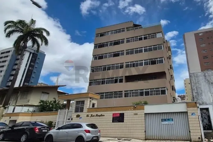 Cobertura Luxuosa na Aldeota: 5 Quartos, Piscina Privativa / Condomínio do Edifício José B