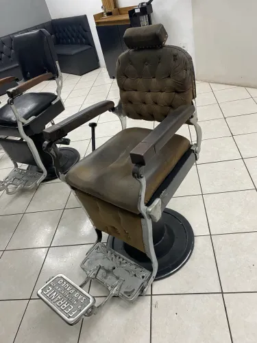 Cadeiras ferrantes barbearia 