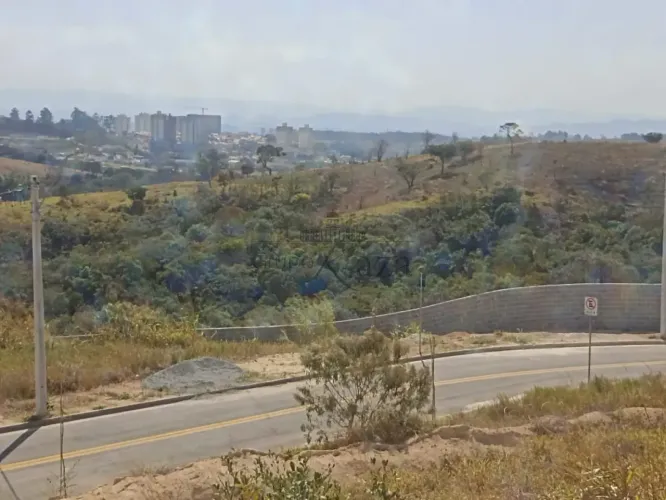 Oportunidade - Terreno em Condomínio - Condomínio Mirante Cambuí - 250m²