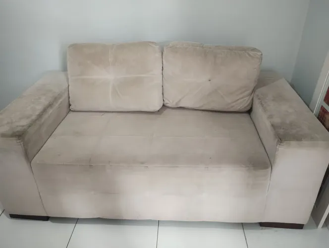 Vendo Dois Sofas e uma cama infantil 