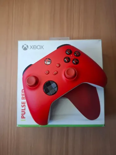 CONTROLE XBOX SERIES SEMINOVO ? PULSE RED