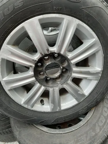 Roda aro 14 Devine Prata com Pneu 175 70 14 Ford Ka Usado jogo