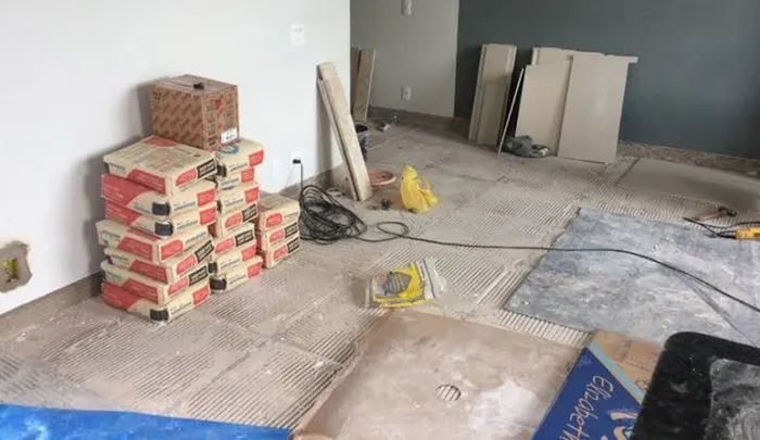 Pedreiro em reforma e azulejista em geral