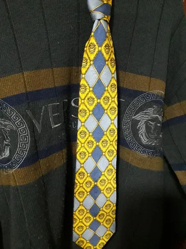 Tenha uma Obra de Arte no pescoço