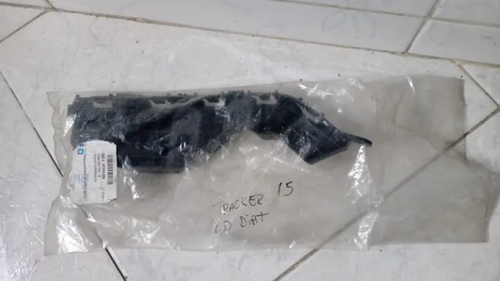 Guia Suporte Parachoque dianteiro Tracker 2015 L Direito