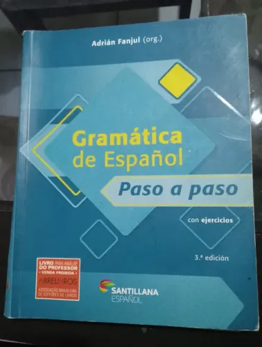 Gramática de Español - Paso a paso - 3ª edição