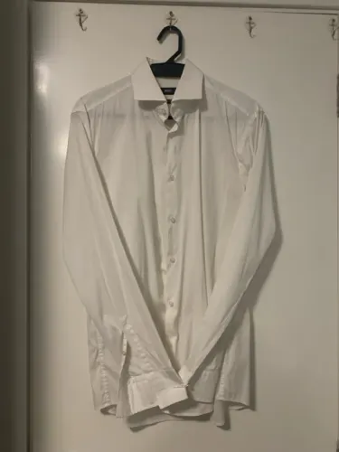 Camisa branca Hugo Boss (masculino) 