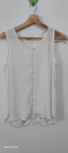 Blusa branca elegante veste P