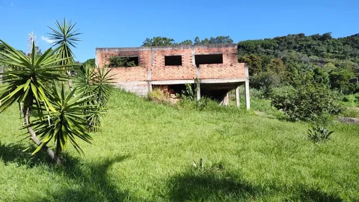 PEDRA BONITA 4340m2 CASA INACABADA COM 03 QUARTOS,SALA,COPA, COZINHA, AÇUDE