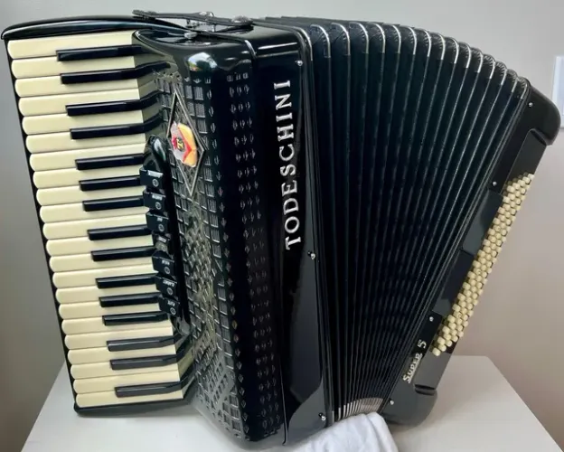 Acordeon todeschini super 5