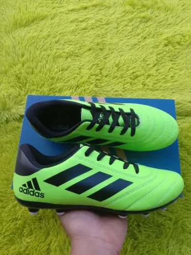 VRNHA GARANTIR LOGO A SUA CHUTEIRA OU SOCYETE TODAS COLADAS E COSTURADAS 