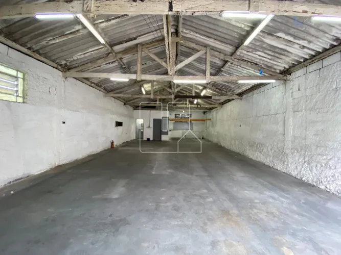 Galpão de 170 m² e sobrado de 120 m² à venda na Vila Livieiro.