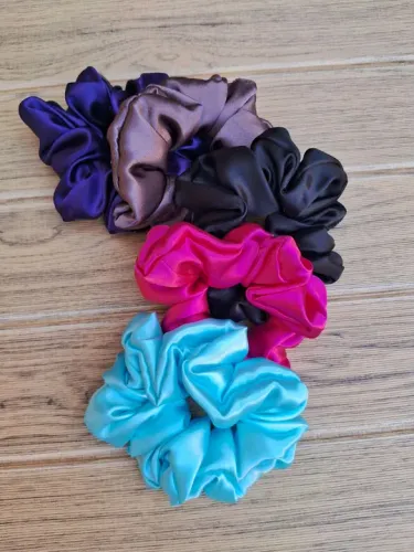Scrunchie de cetim 