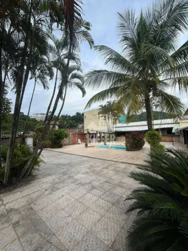 Casa com 3 dormitórios à venda, 226 m² por R$ 620.000,00 - Itaipu - Niterói/RJ