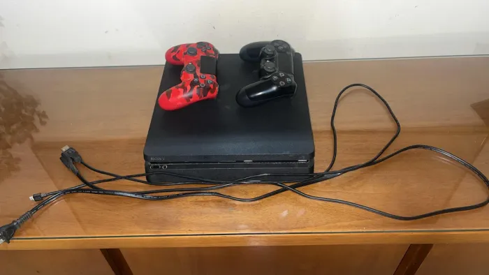 Vendo Ps4 semi-novo