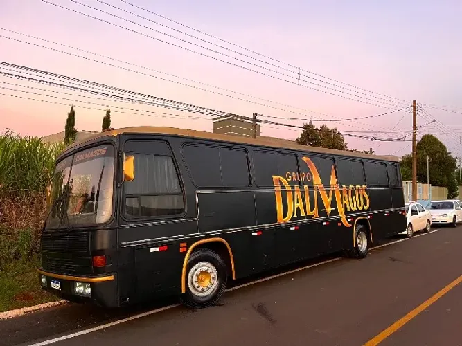 Ônibus 1318 motor casa 