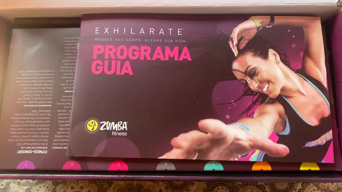 Zumba fitness Exhilarate novo sem uso, importado com 7 DVD