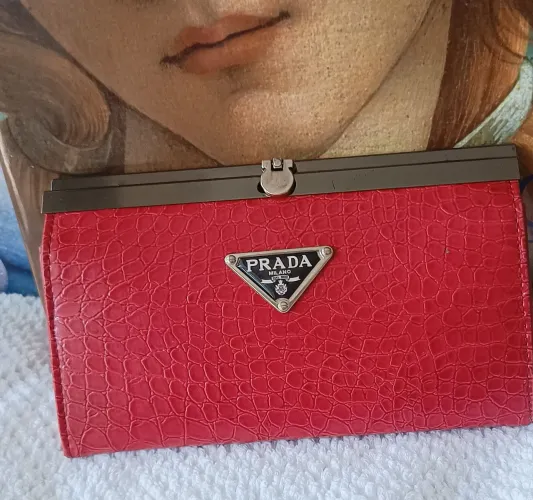 Carteira feminina Prada original couro crocodilo vermelha